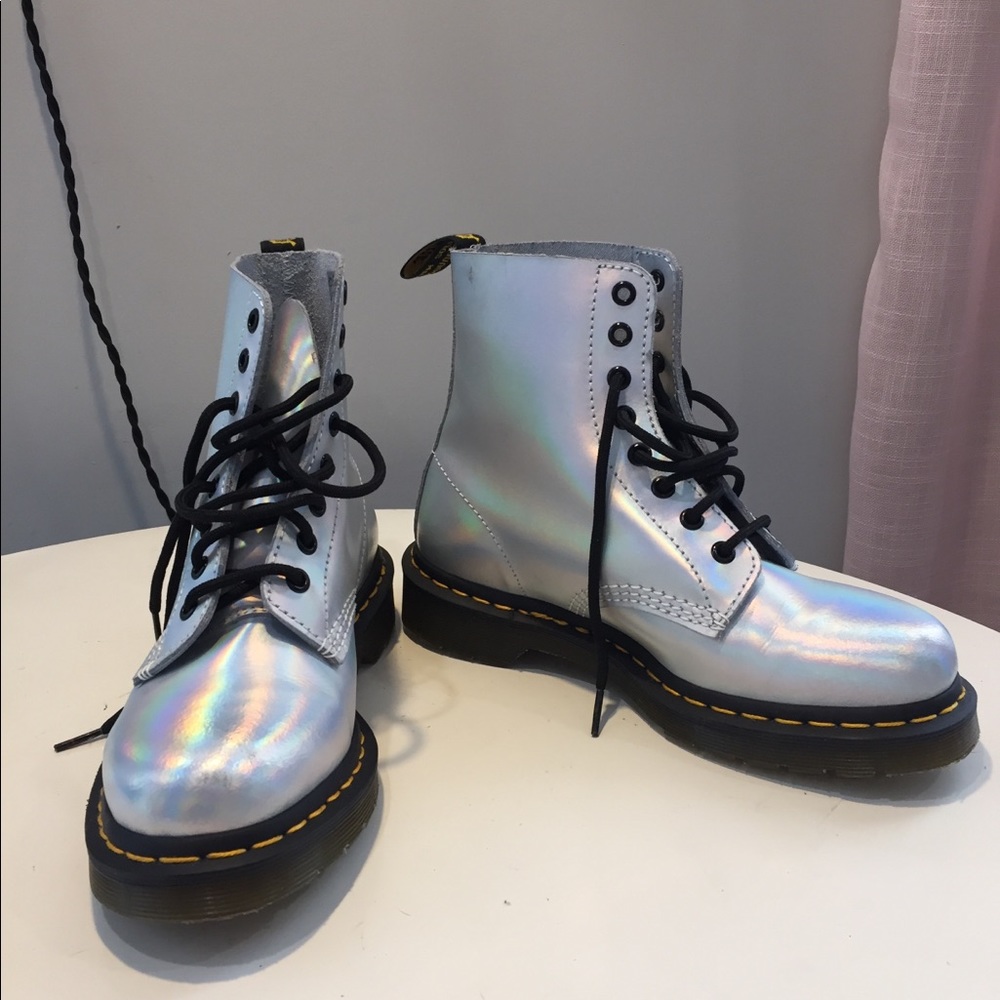 Dr. Martens Iridescent Pascal US 8